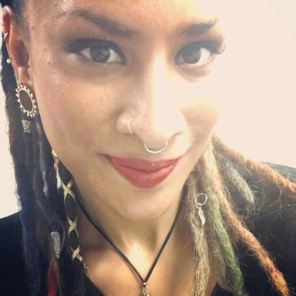 Meet your Posher, Damaris